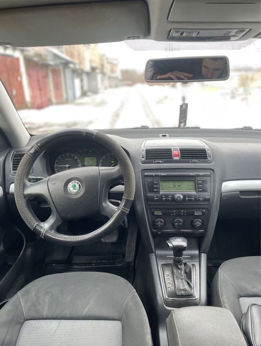 Нерозмитнена Шкода  Октавіа А5 автомат (Skoda Octavia A5)