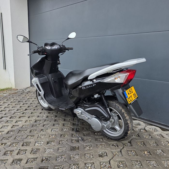 Peugeot sum-up 125.