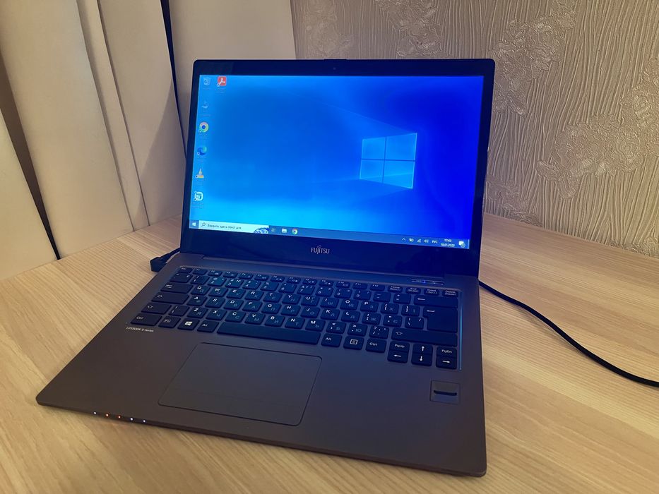 Сенсорный Ноутбук FUJITSU Lifebook • Core i7 • RAM 10 ГБ • SSD 512 ГБ
