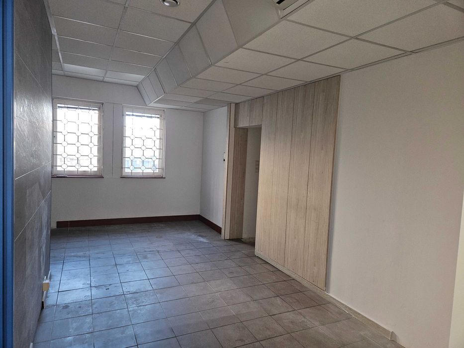 Lokal - Dąbrowskiego k. Teatru Nowego,ZUS -witryna, 120m super miejsce