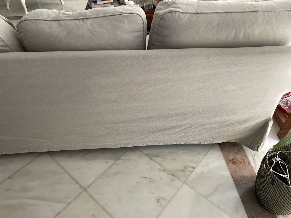 Dois sofas ikea iguais
