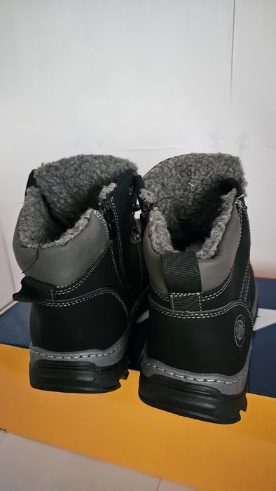 Buty nowe męskie zimowe modne rozmiar 43