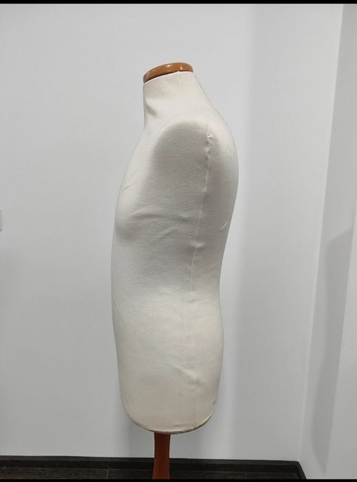 Manequim tronco madeira