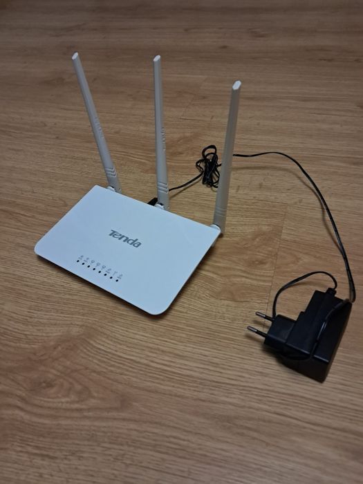 Продам роутер tenda f3
