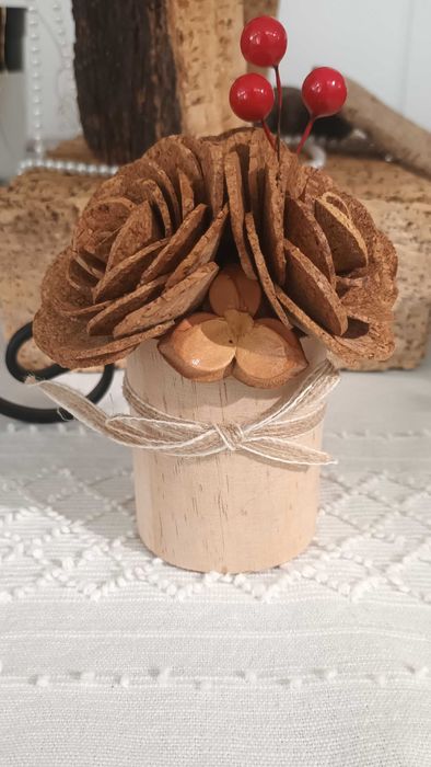 Artesanato com rolhas de cortiça, para decoração