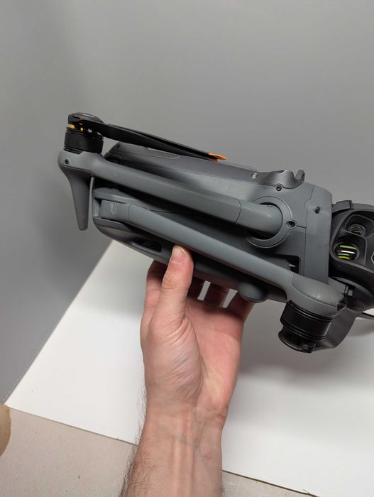 Квадрокоптер DJI Mavic 4 PRO