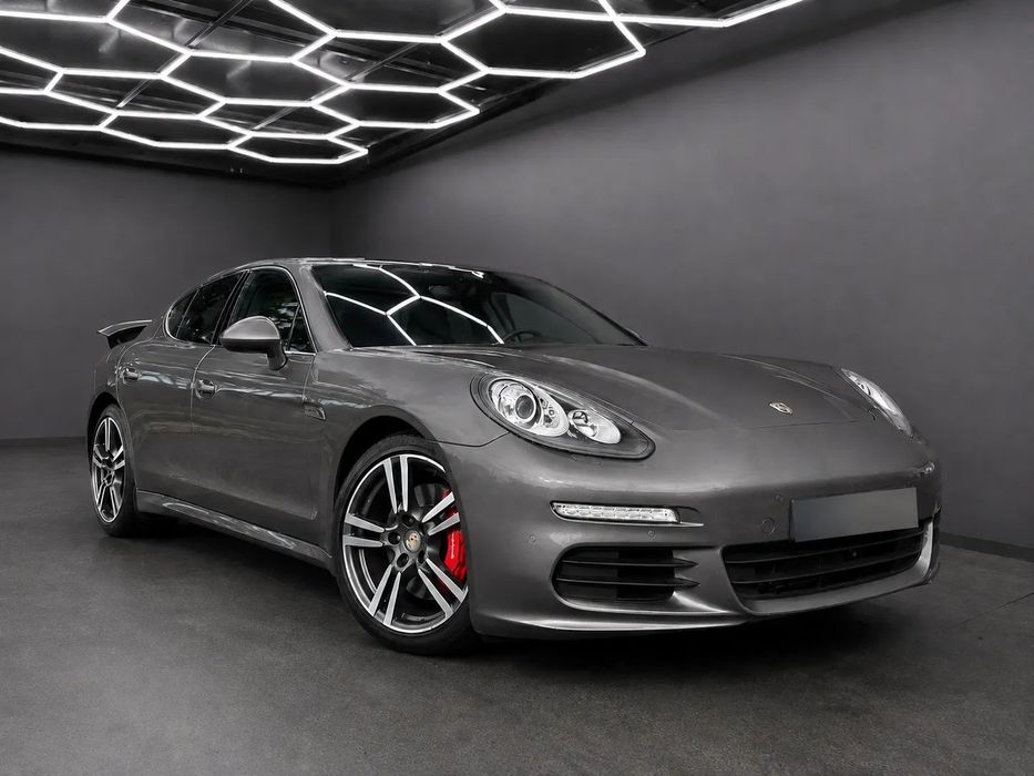 Porsche Panamera Platinum Edition