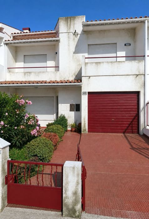 Dany Silva Construções / Remodelações, Pladour, Pintura, Impermeabilização, Pechelaria entre outros