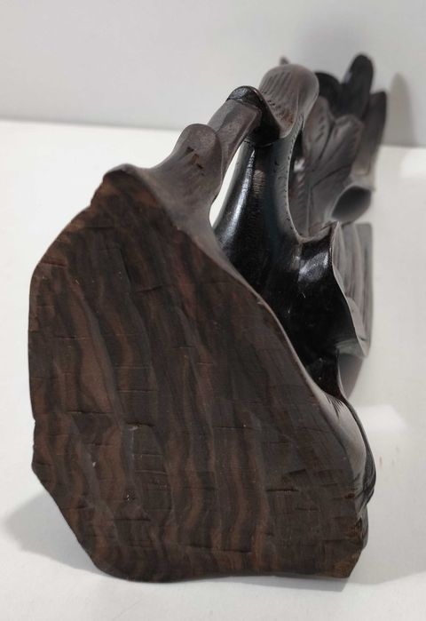 Ave em madeira entalhada (mísula?) (fénix?)