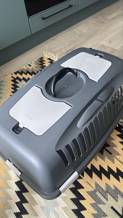 Переноска для тварин з замком