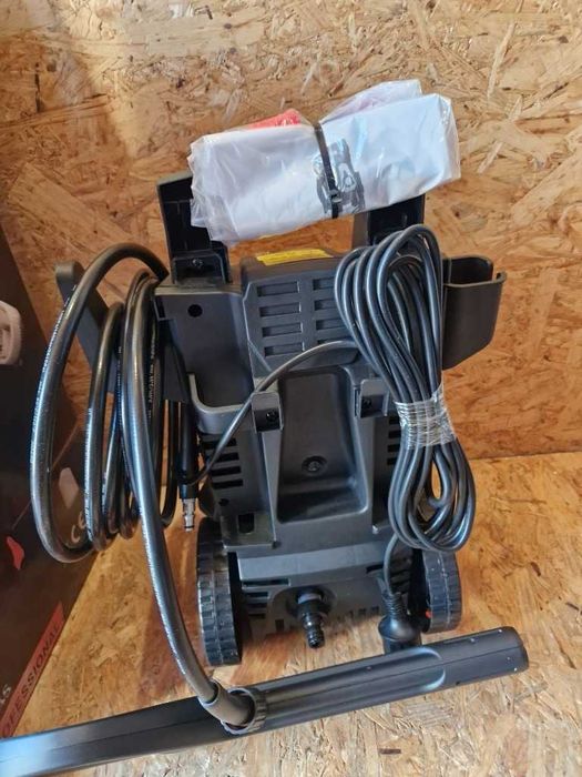 Мийка високого тиску 200 бар, 2000 Вт. Мийка автомобільна. Кёрхер.