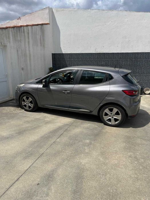 Clio IV 1.5 DCI, muito bom de mecânica e económico