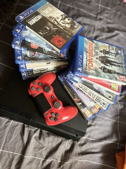 PlayStation 4 500GB + 2 Геймпада + Комплект игр (12 дисков)