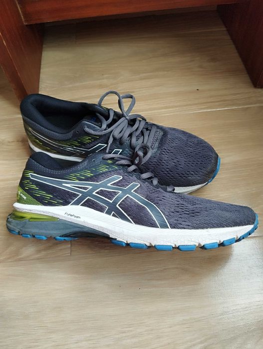 Ténis Asics como novos