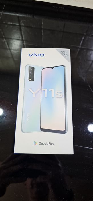 Telefon Vivo Y11S z futerałem