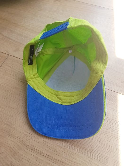 Bawełniana czapka chłopięca z daszkiem marki Sinsay