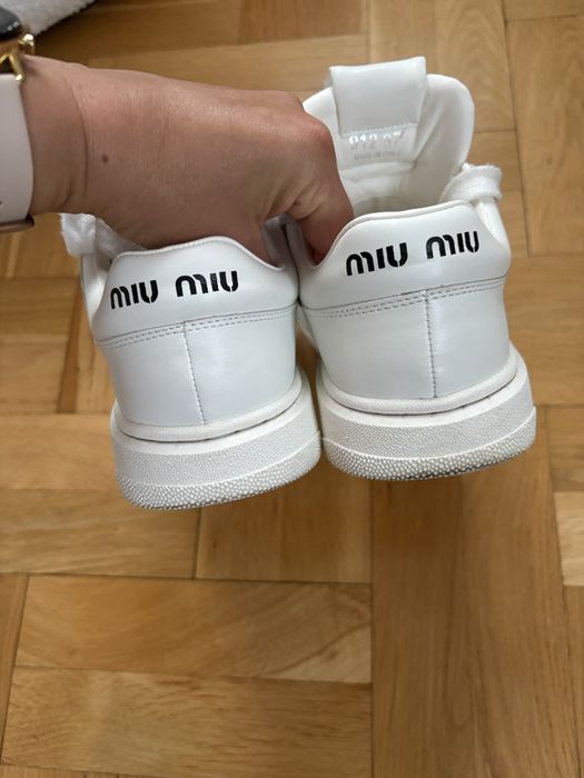 Buty w stylu Miu Miu