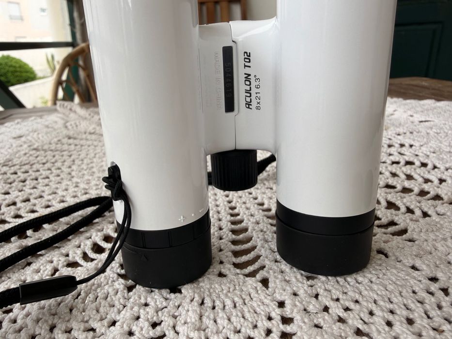 Binóculos Nikon Aculon T02 8x21 – Excelente Estado