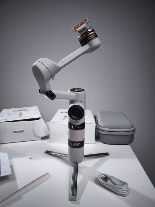 Триосьовий стабілізатор Insta360 Flow 2/ Flow 2 PRO + кейс
