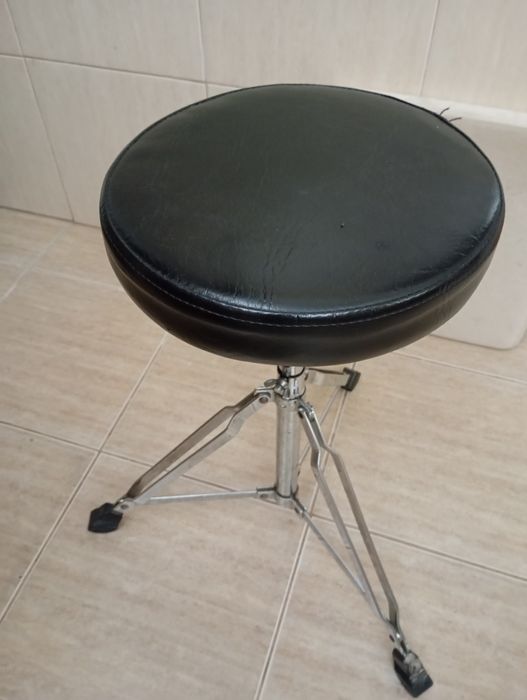 Vende se órgão Roland