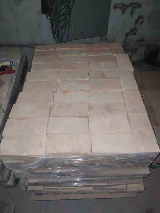 будматеріали цегла для камінів та групок