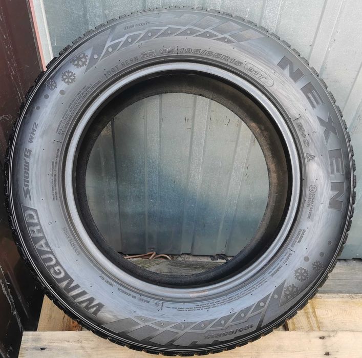 402) Opona - 195/65/15 - Nexen - 7.5mm - 1x2019 - Zimowa