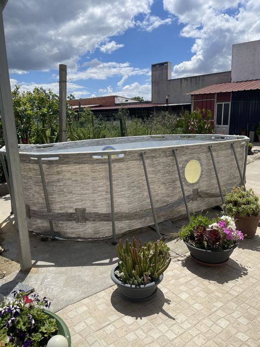 Piscina desmontável oval Bestway Power Steel Vista Series II – 4,27 x 2,50 x 1,00 m - liner e estrutura NOVOS EM CAIXA