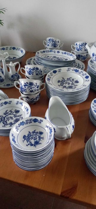 Serwis obiadowy  około 55 elementów jak NOWY- 12 osób porcelana Książ