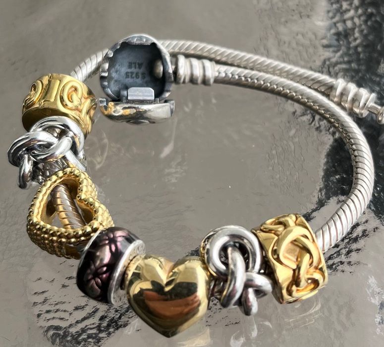 Bransoletka Pandora z charms