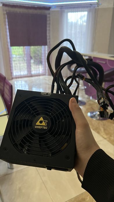 Компютерний ігровиц блок живлення 650w chieftec