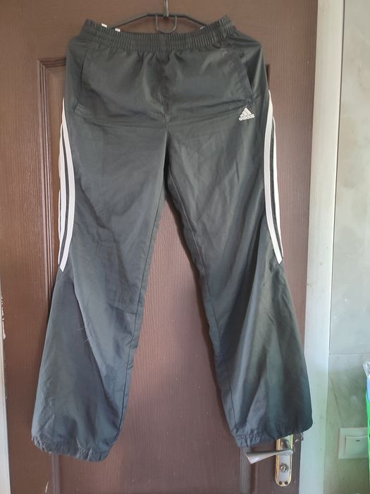 Продам спорткостюм Adidas приблизно на зріст 160-165см