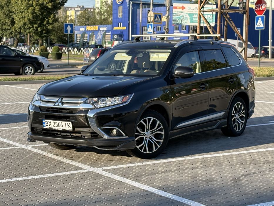 Mitsubishi Outlander 2016 3.0 AT (Максимальна комплектація, на аеродинамічному обвісі)