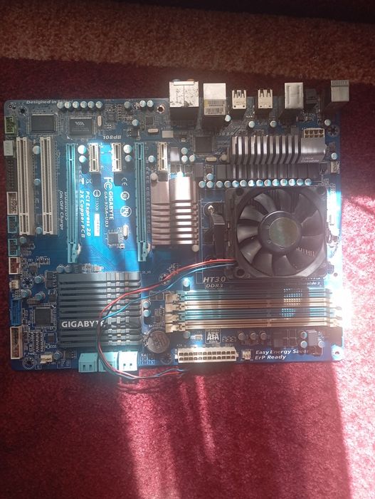 Материнская плата GIGABYTE GA-970A-UD3 am3+