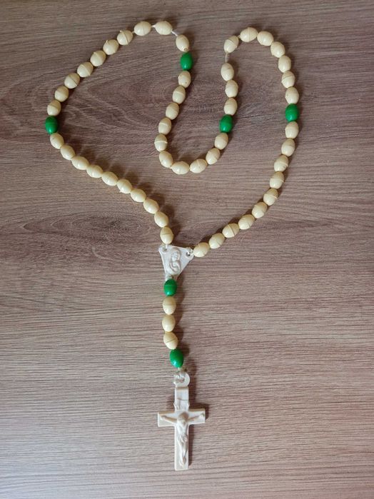 Plastikowy różaniec Kremowy różaniec naszyjnik religijny 42 cm