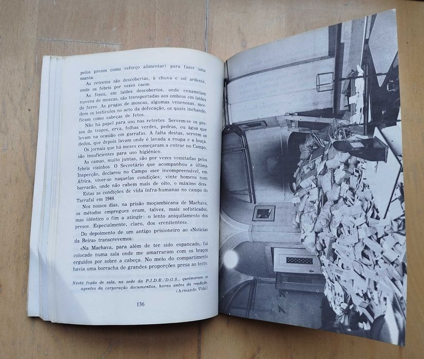 Livro "PIDE - A História da Repressão" - 1974