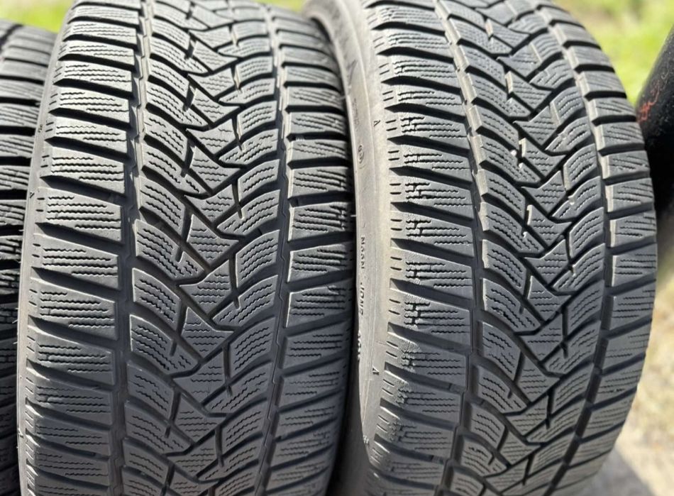 Зимові шини Dunlop 225/40 r18