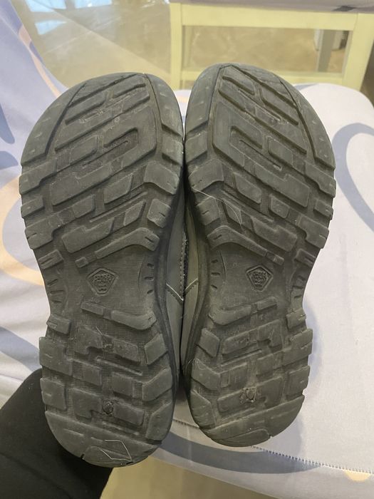 Продам кросівки