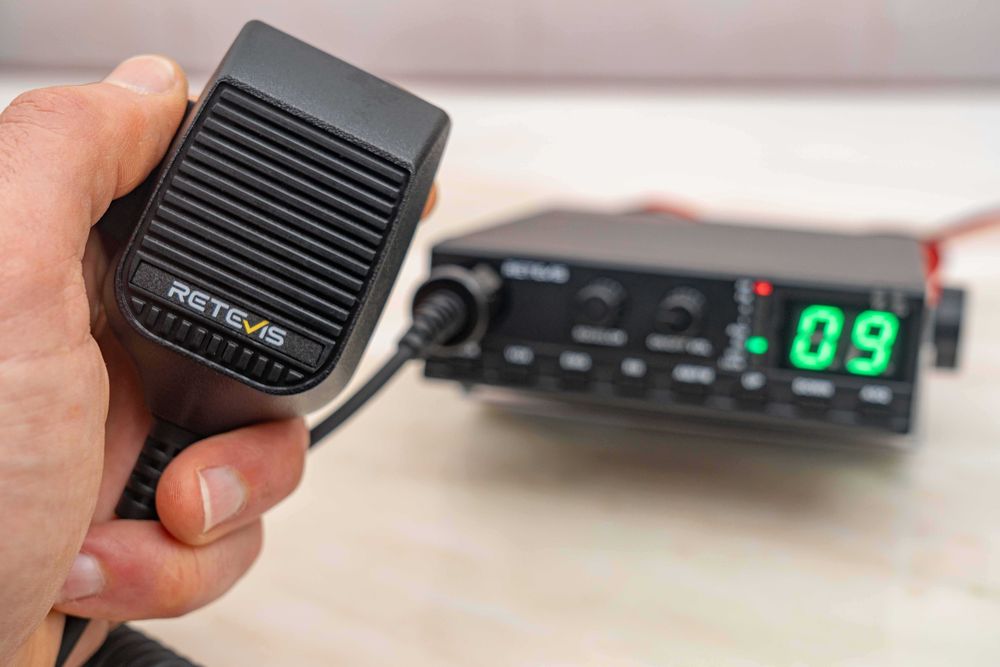 Radio CB móvel 40 canais em AM e FM, 4 Watts, novo na embalagem.