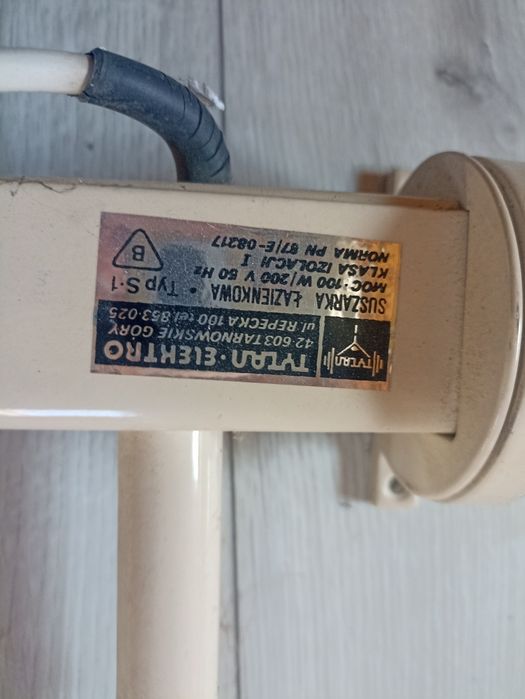 Suszarka elektryczna do ręcznikow