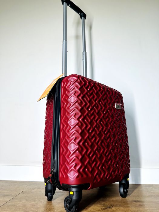 Nowa walizka 40x30x20 bagaż podręczny bezpłatny wysyłka olx