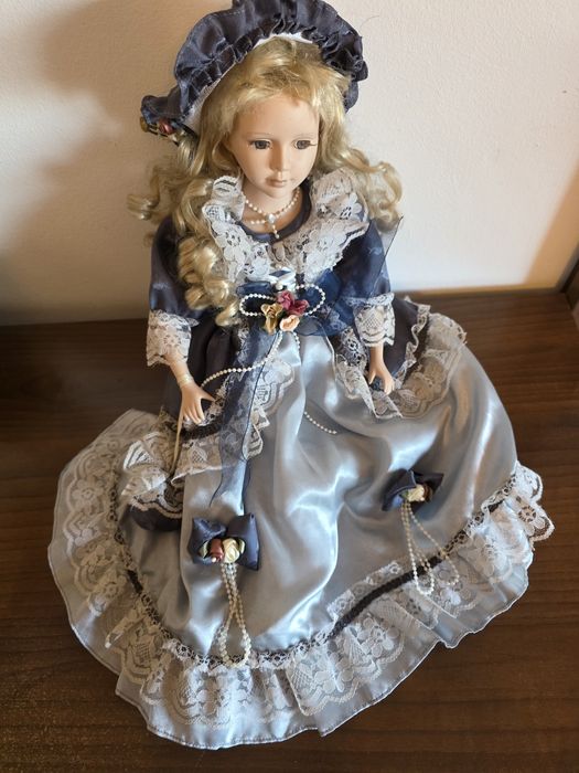 Boneca de porcelana
