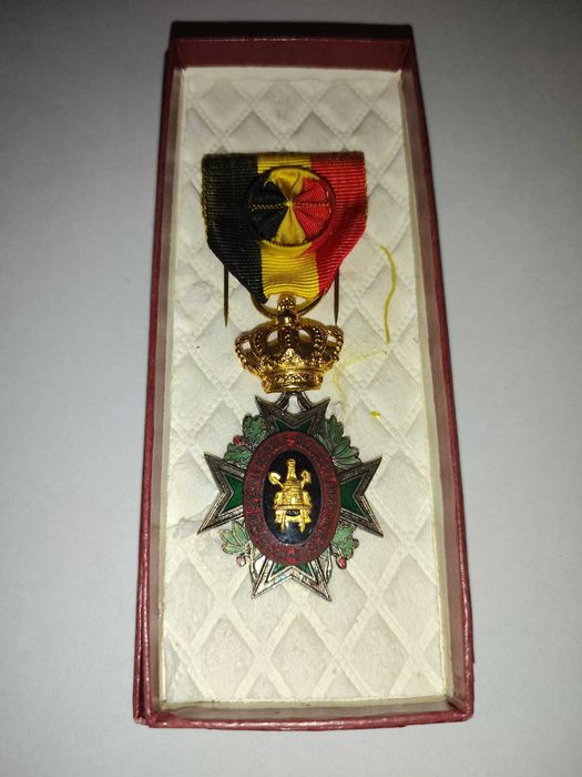 Lote de 8 Medalhas Belgas Originais (com caixas)
