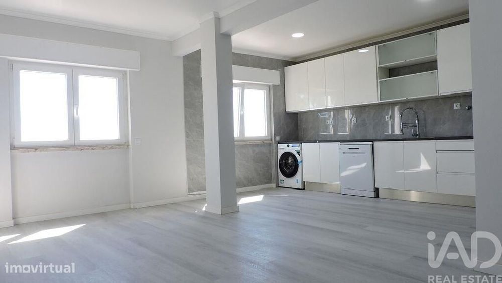 Apartamento T2 em São Sebastião