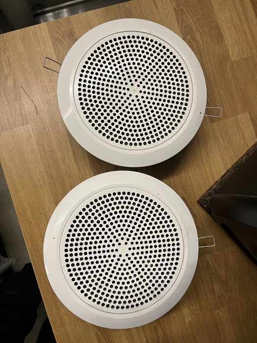 Sistema de Som Ambiente Compacto (Amplificador Skytronic + 3 Colunas)