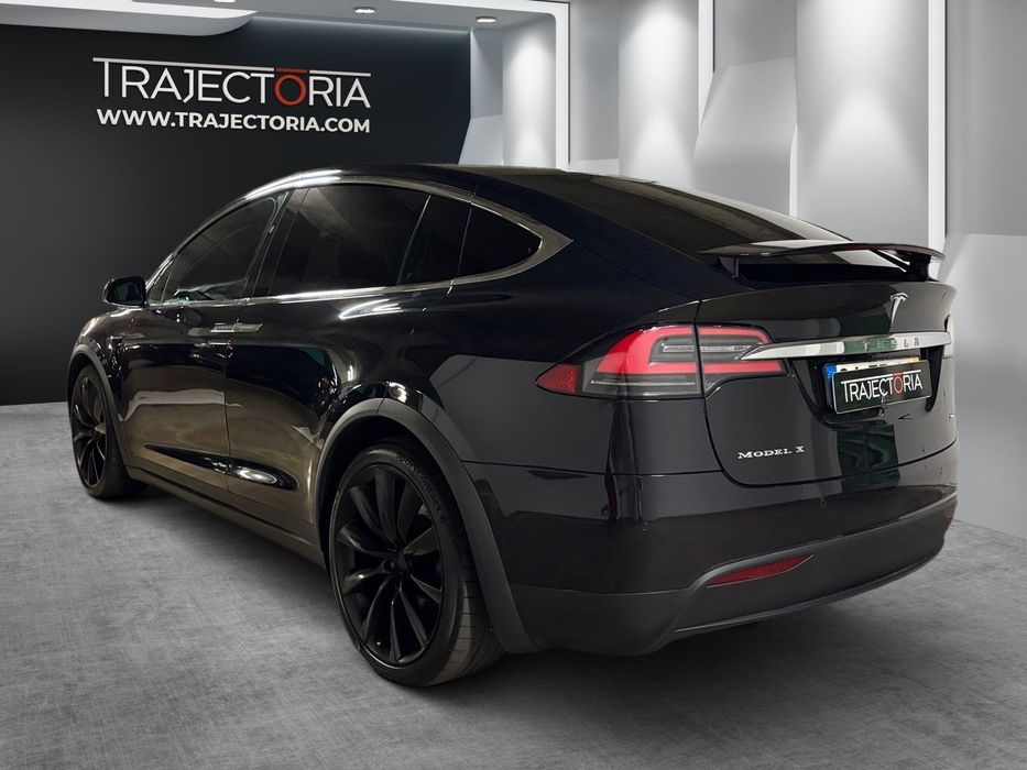 Tesla Model X 90D