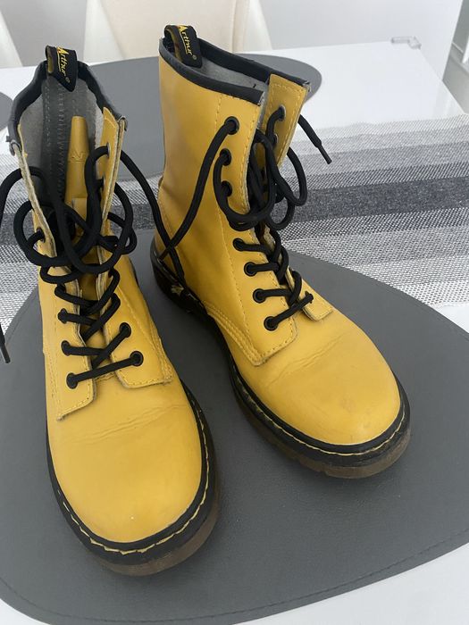 Glany w kolorze zółtym