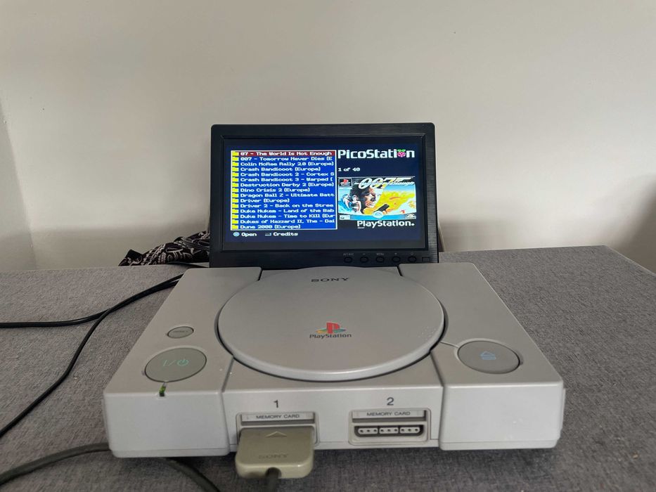 Kup i zgarnij kupon 20 zł  Konsola SONY PlayStation 1 SCPH 5552 Emulatorem Napędu Picostation[2]