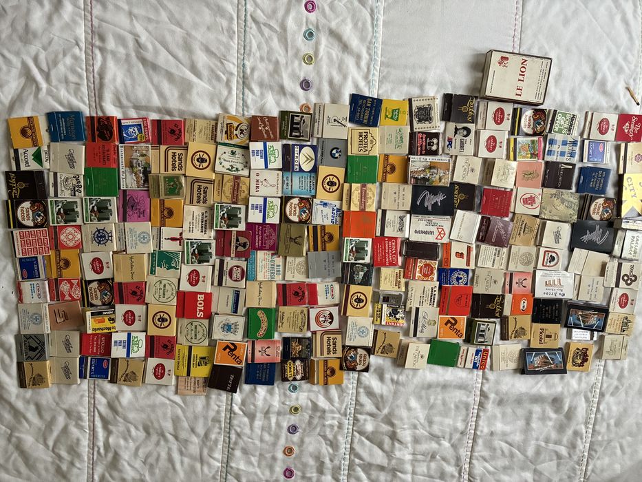 Colecao 200 caixas antigas de fósforos