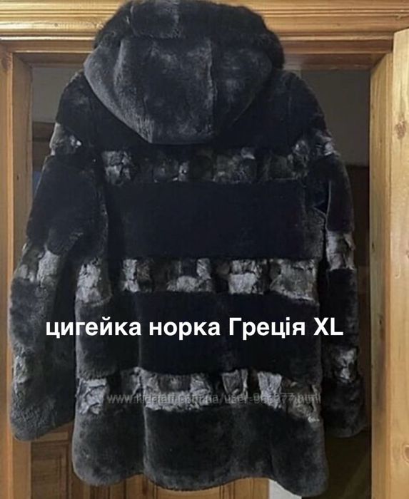 Норкова мʼяка жіноча тепла шапка закриває вушки