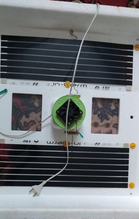 Продам інкубатор рябушка з универсальним модольом переворота яиц